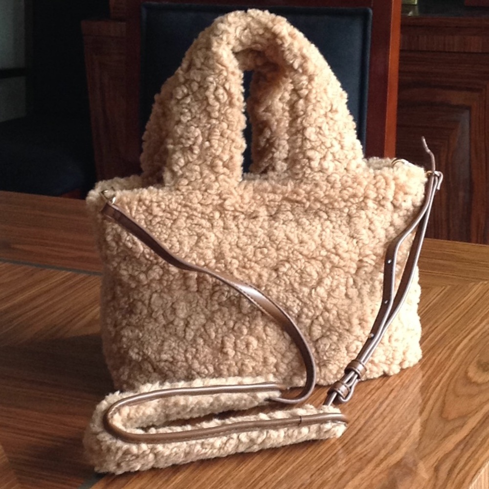 🍂🔶🍂 Laundry - Shelli Segal Sherpa Crossbody Bag